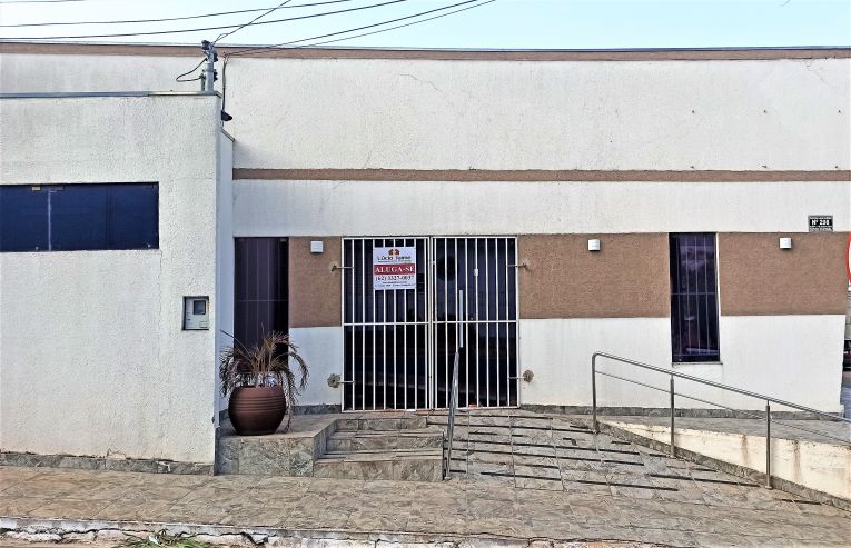 Cômodo comercial à venda Centro