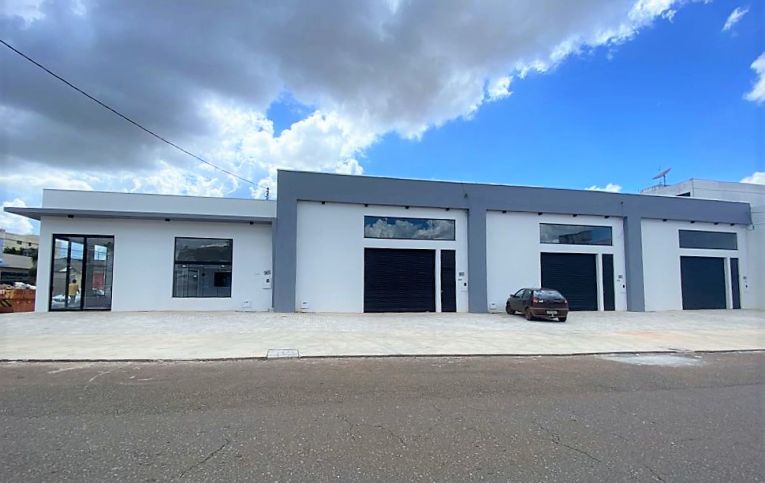 Cômodo comercial à venda St. Central