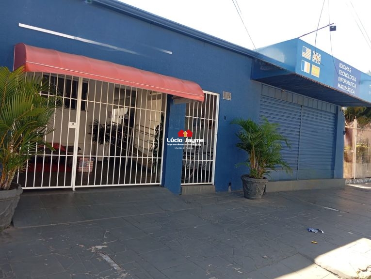 Casa com ponto comercial para comprar Jardim Alexandrina