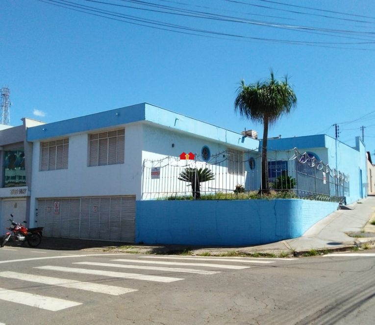 Casa com ponto comercial à venda Centro